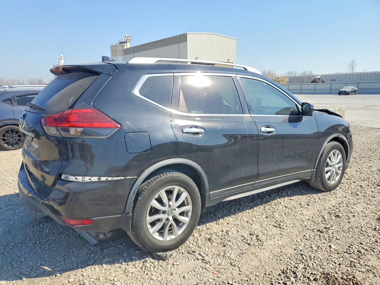 2017 Nissan Rogue Sv - Image 3