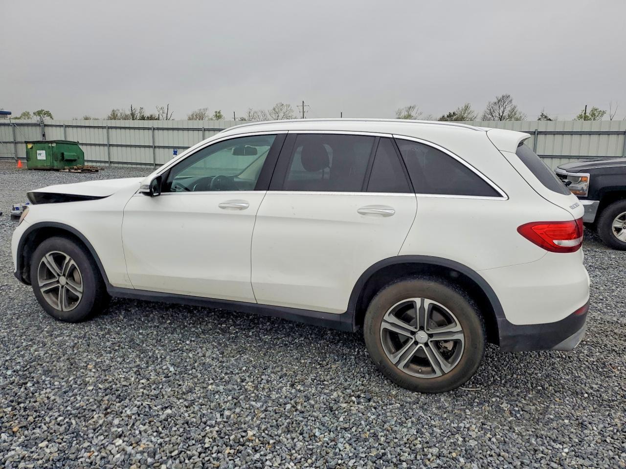 2017 Mercedes-Benz Glc 300 - Фото 2