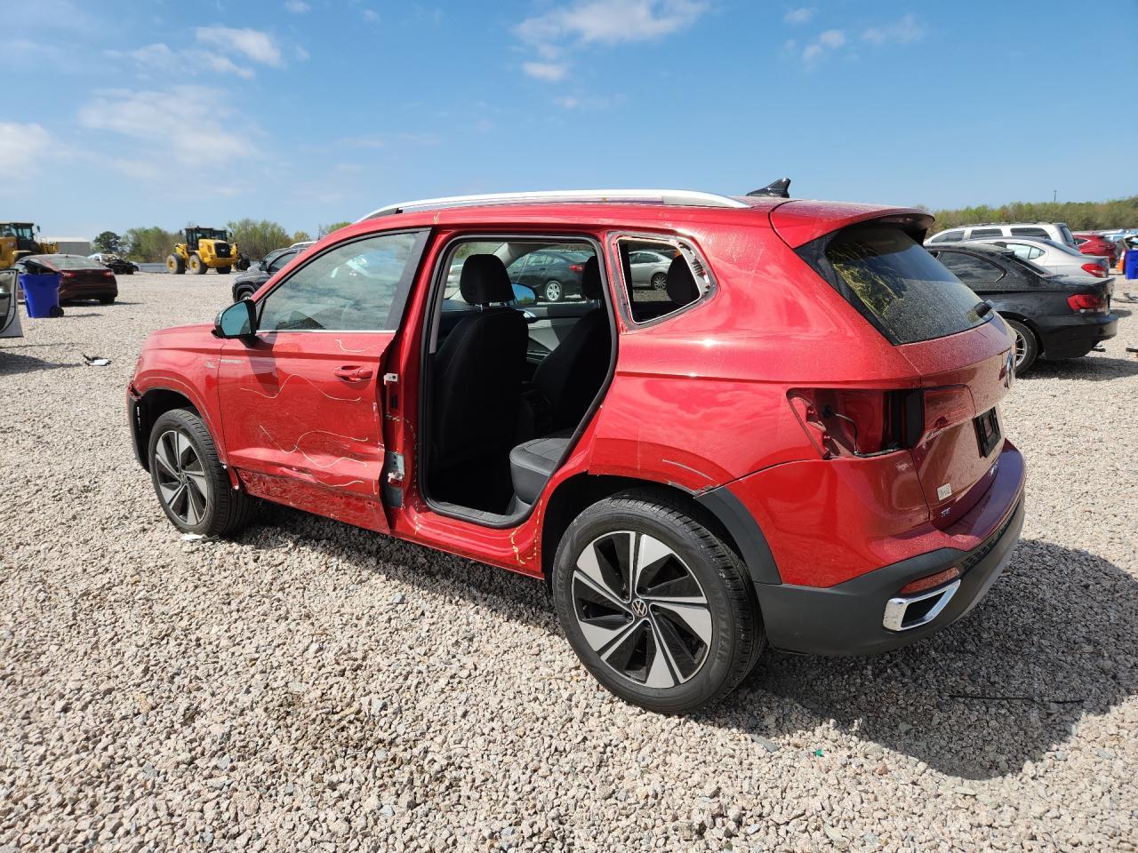 2024 Volkswagen Taos Se - Фото 2