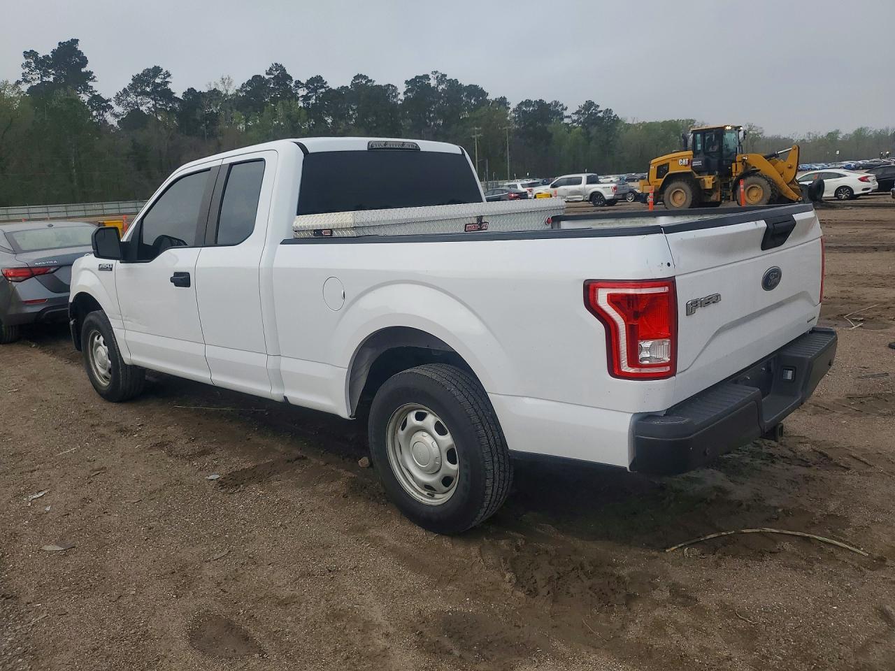 2016 Ford F150 Super Cab - Фото 2