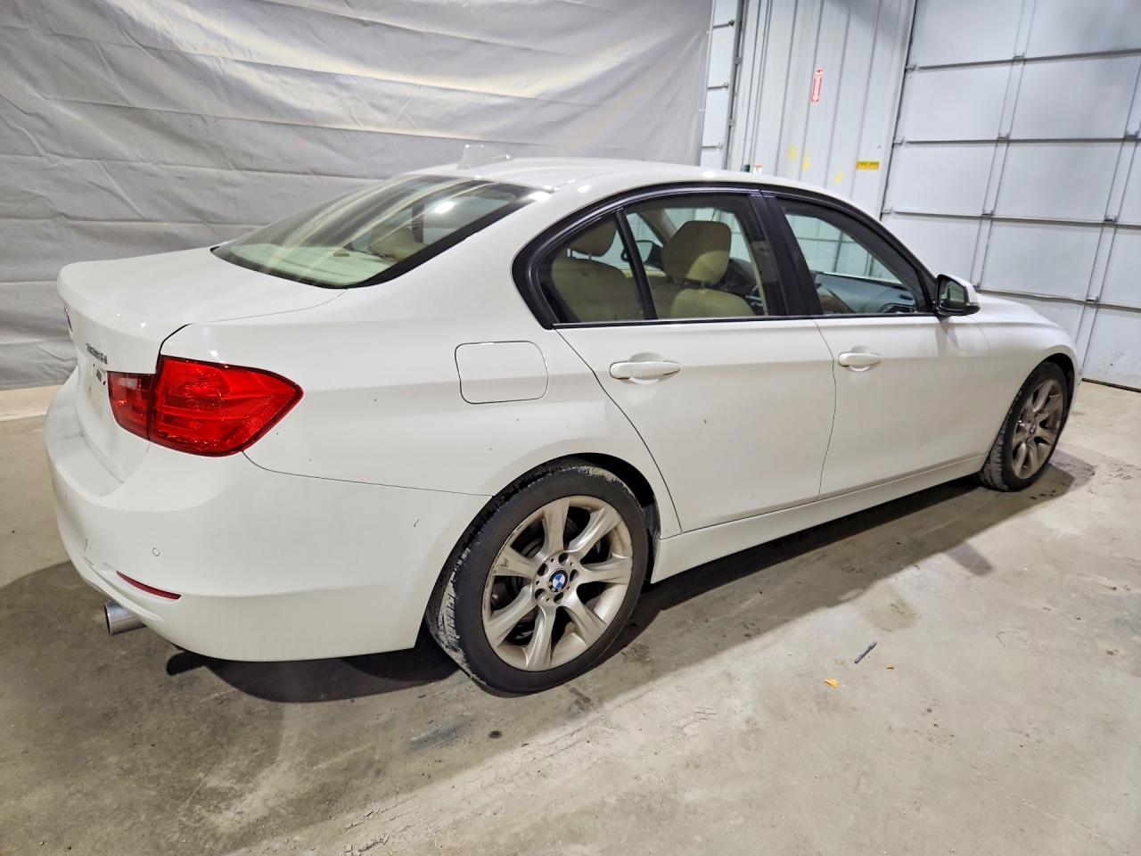 2014 BMW 335 Xi - Фото 3