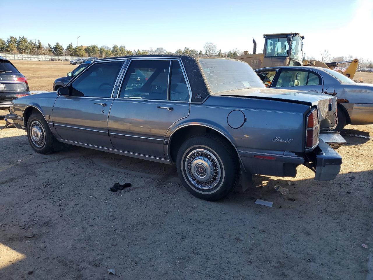 1987 Oldsmobile Delta 88 Royale Brougham - Фото 2