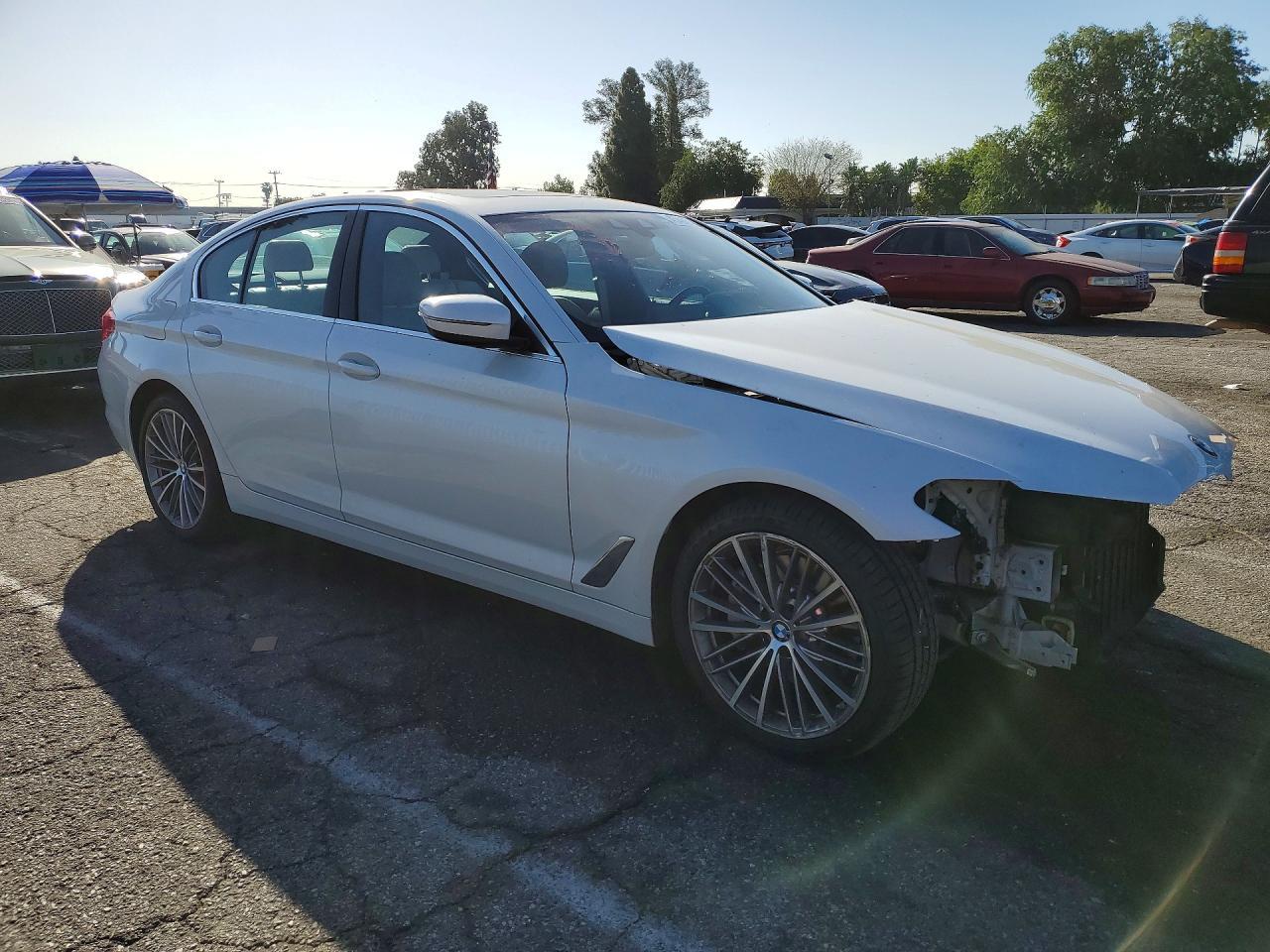 2019 BMW 530 I - Фото 4