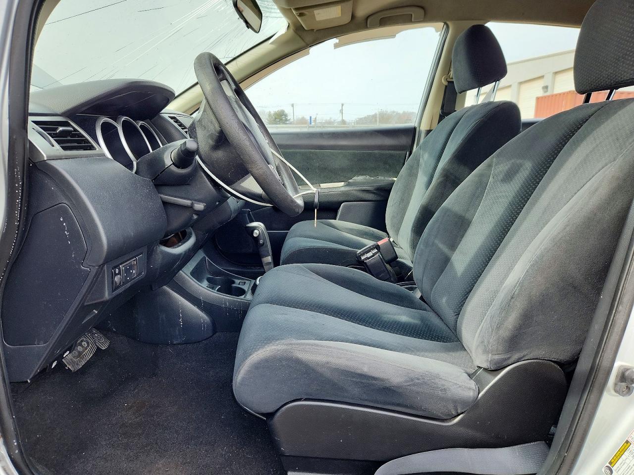 2011 Nissan Versa 1.8 S - Image 7