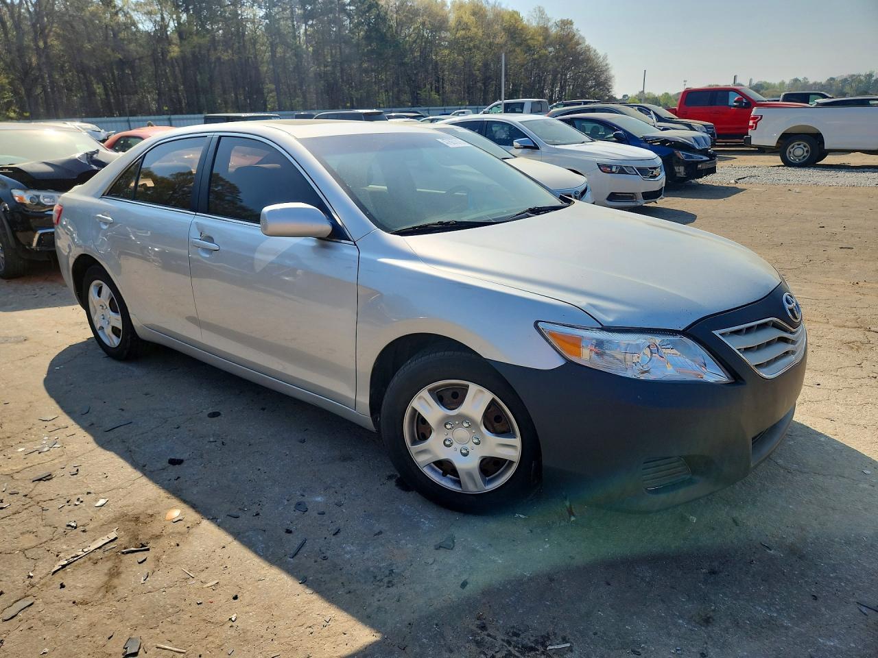 2010 Toyota Camry Le - Image 4
