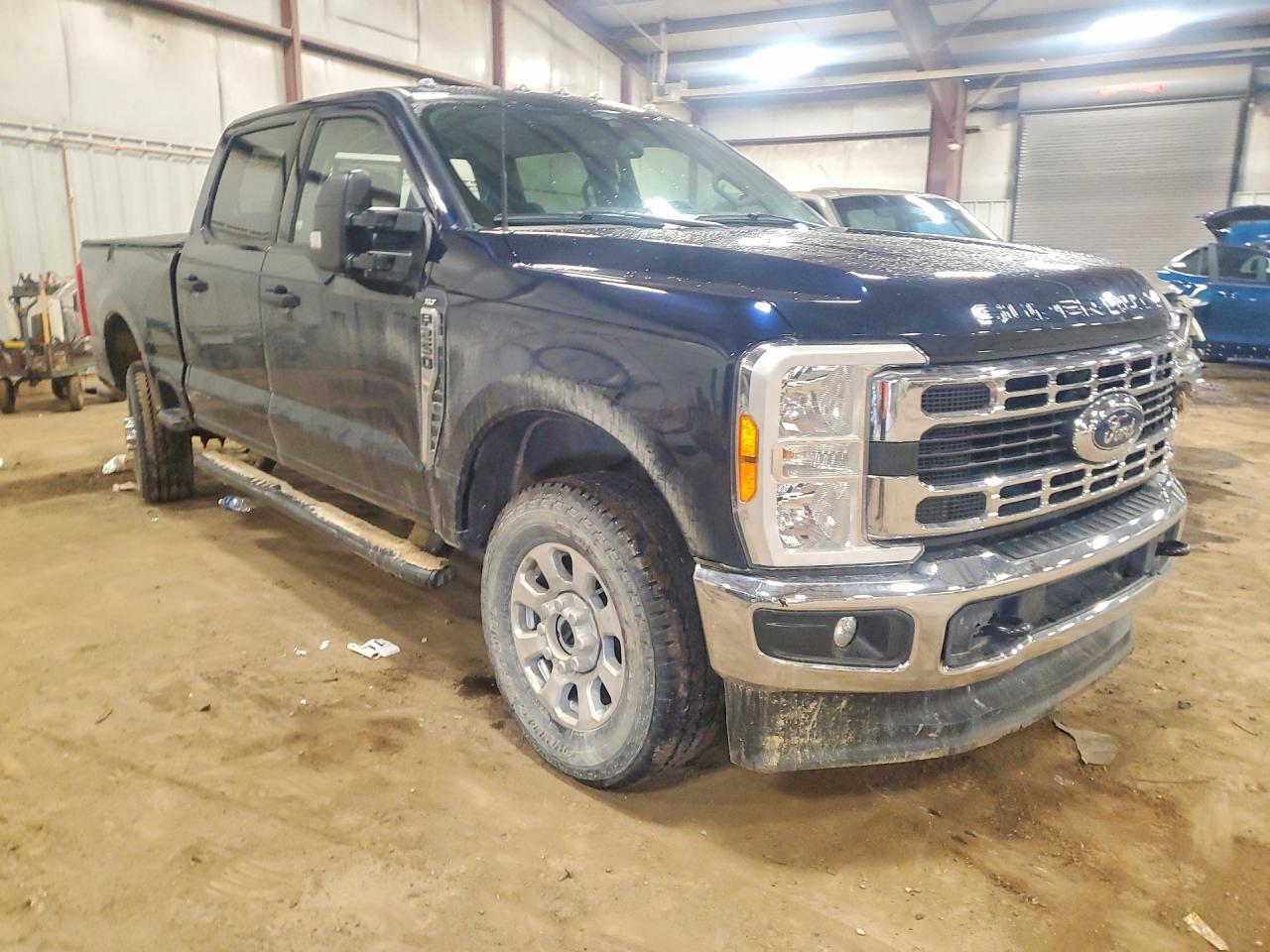 2023 Ford F250 Super Duty - Image 4