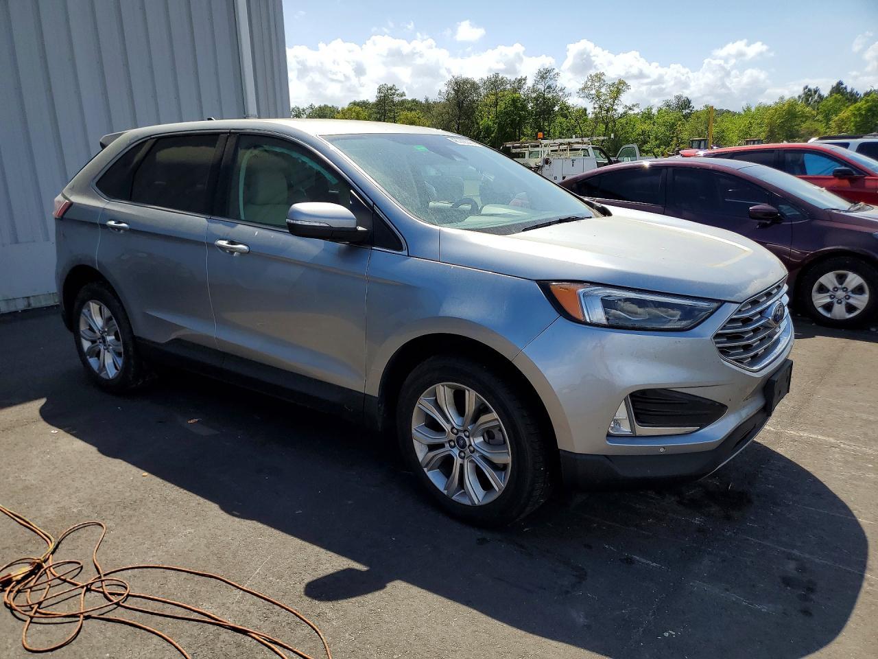 2022 Ford Edge Titanium - Фото 4
