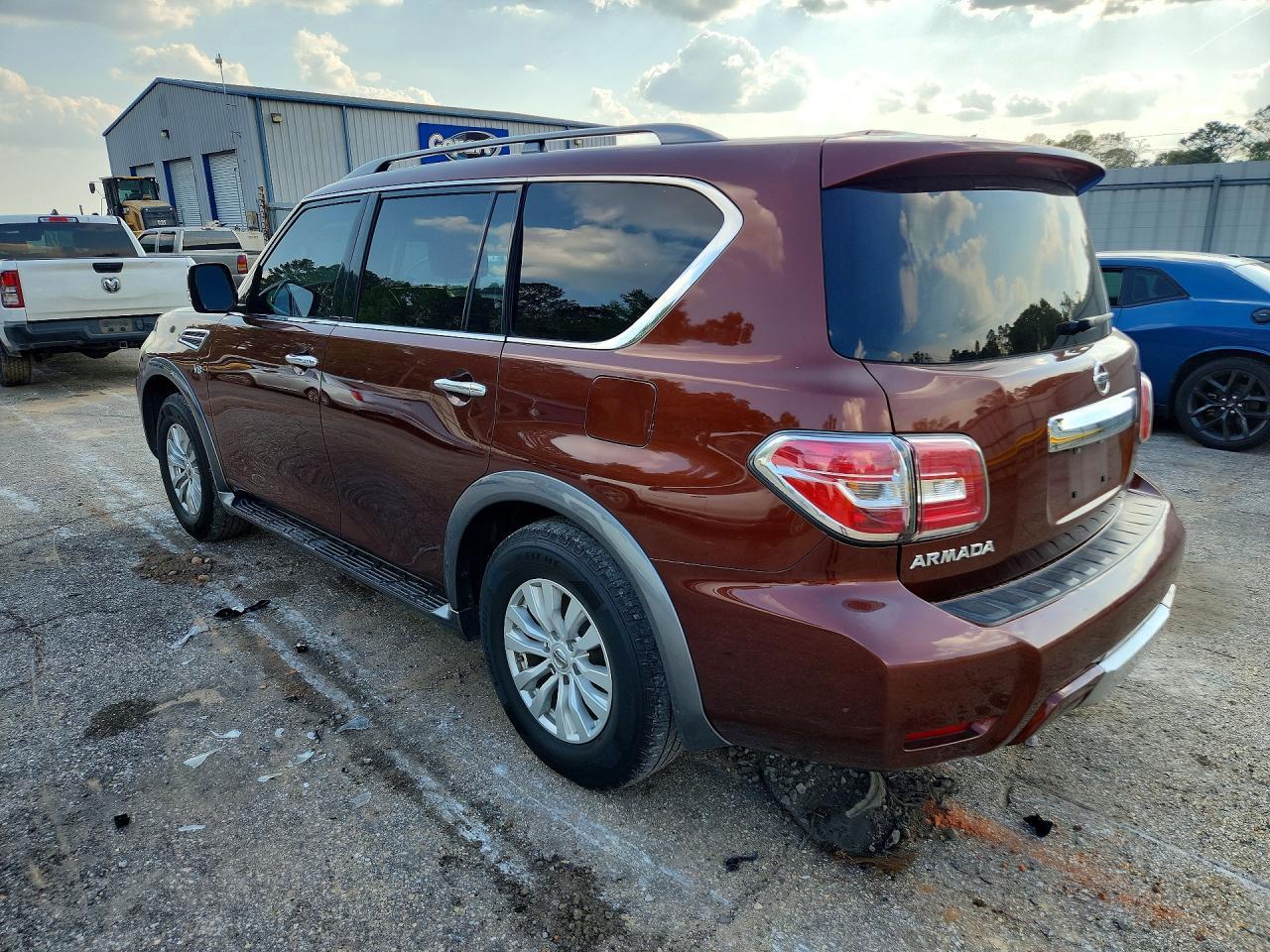 2017 Nissan Armada Sv - Фото 2