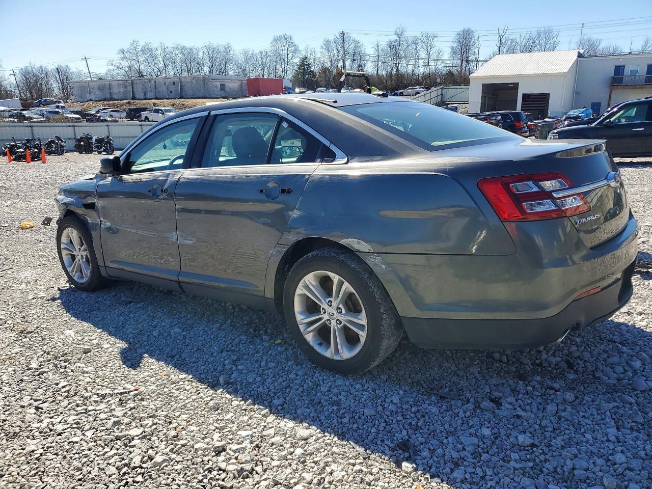 2016 Ford Taurus Se - Фото 2
