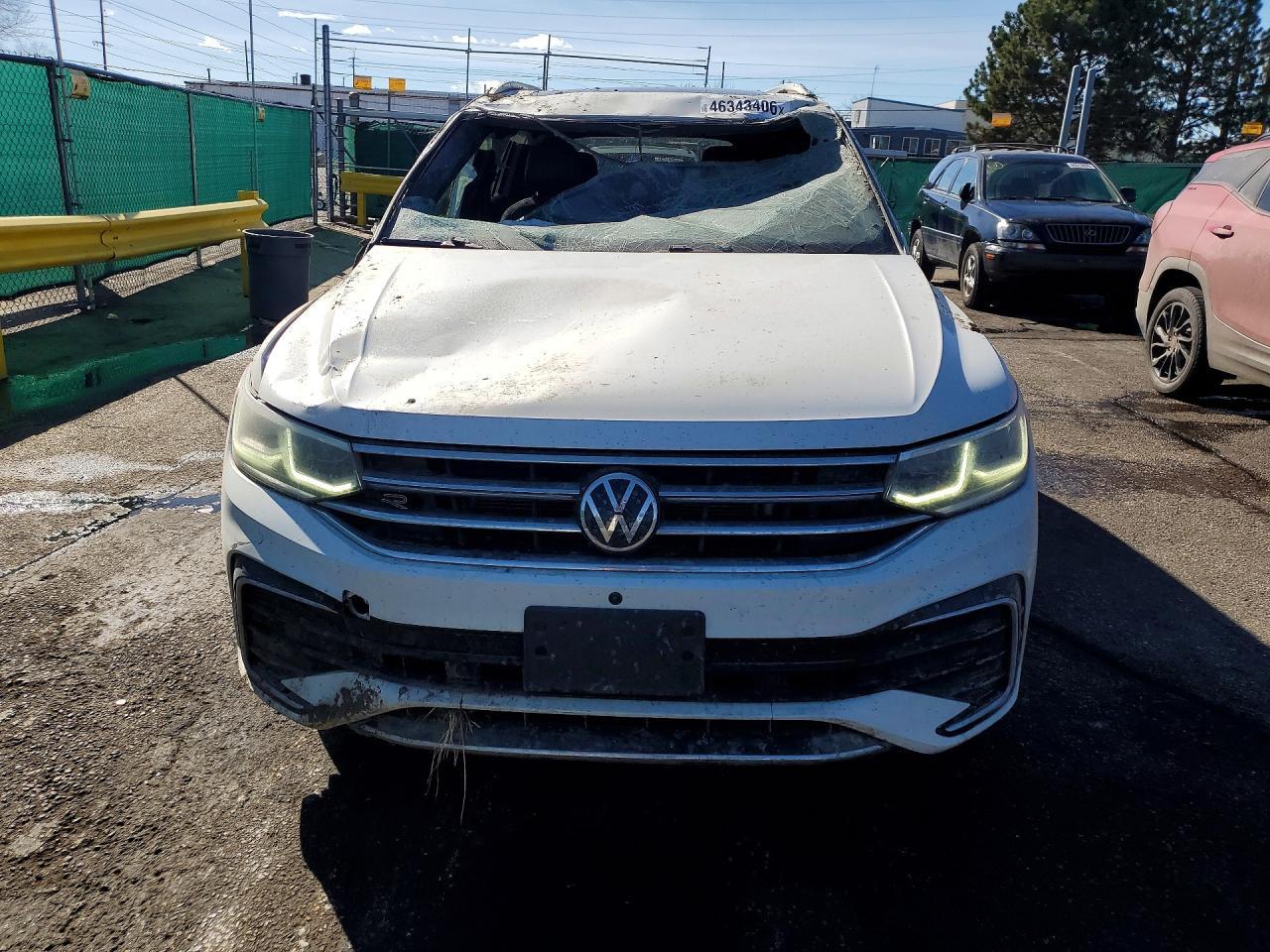 2022 Volkswagen Tiguan Sel R-Line - Image 5