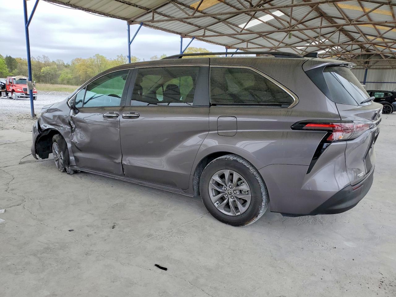 2024 Toyota Sienna Xle 8-Passenger - Фото 2