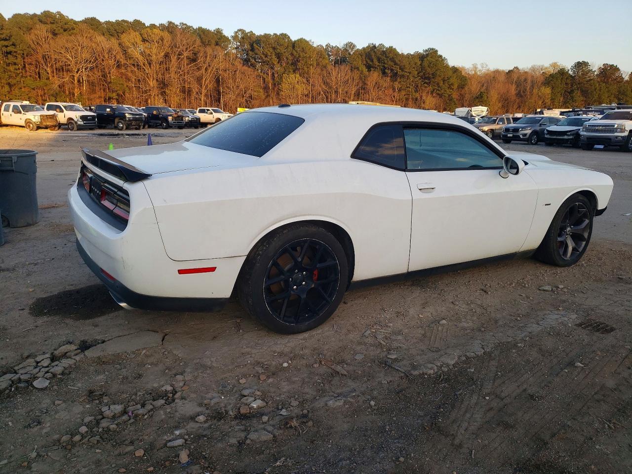 2018 Dodge Challenger Sxt - Image 3