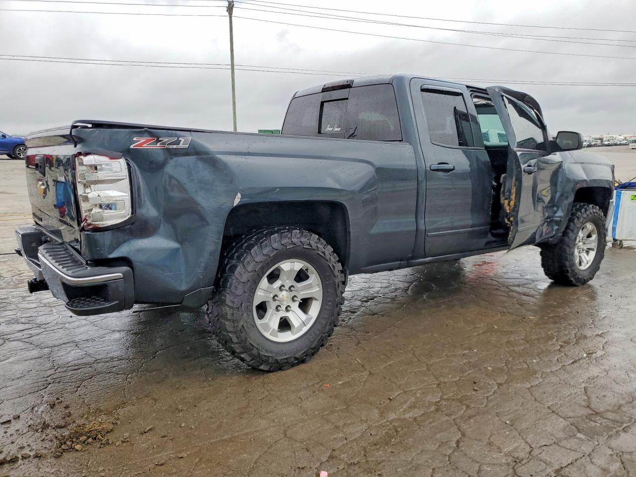 2017 Chevrolet Silverado K1500 Lt - Image 3