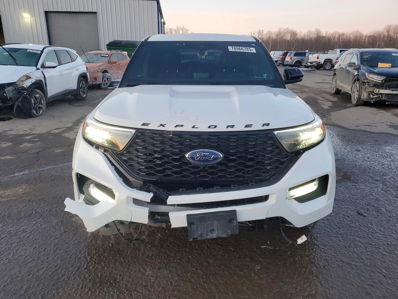 2022 Ford Explorer St - Image 5