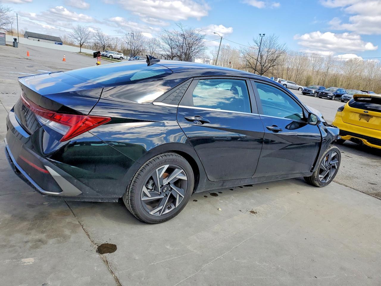 2025 Hyundai Elantra Sel Convenience - Фото 3