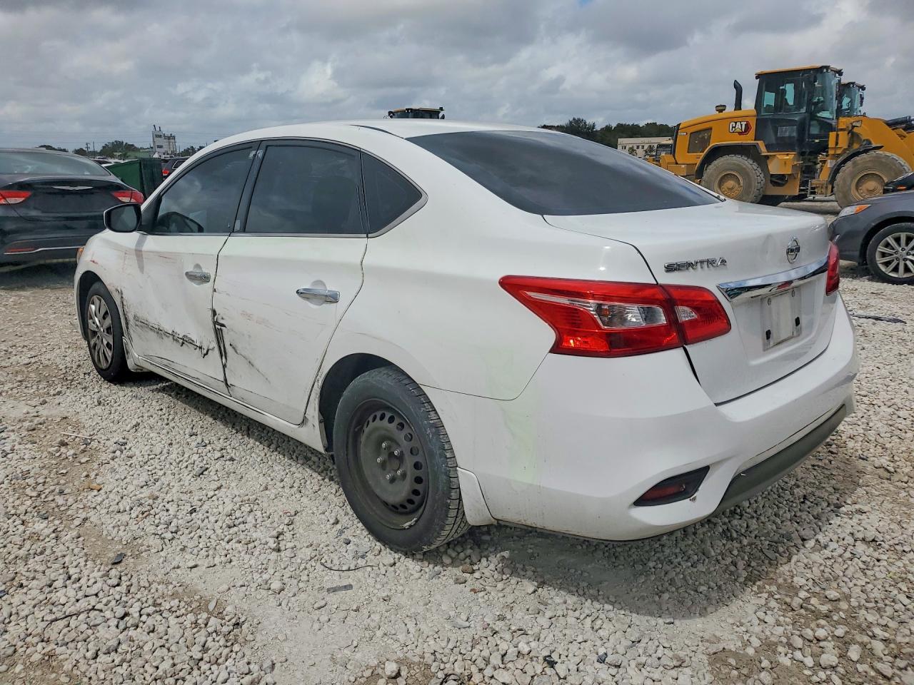 2019 Nissan Sentra S - Фото 2