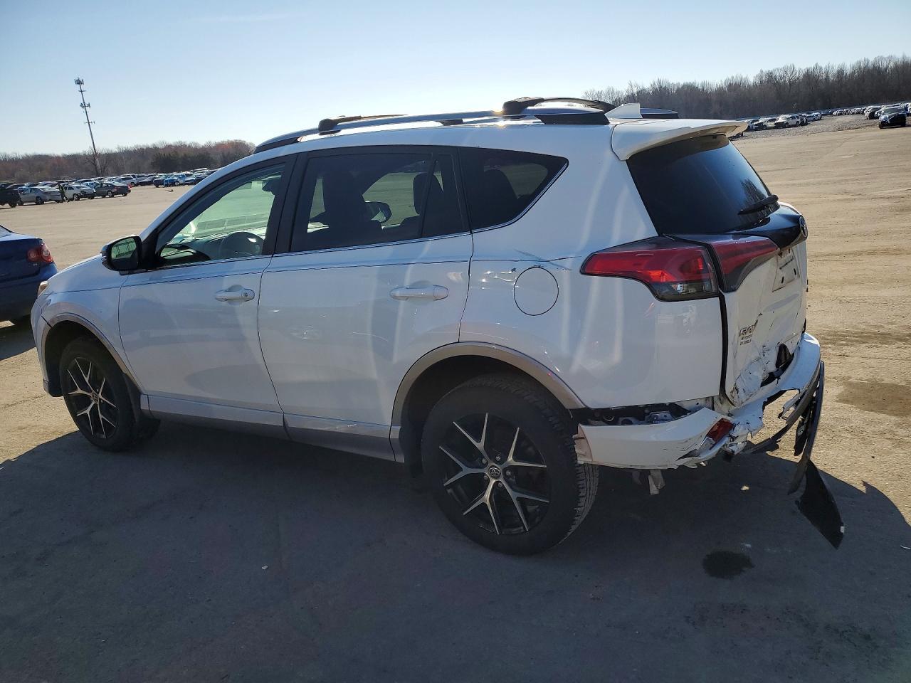 2018 Toyota Rav4 Se - Image 2