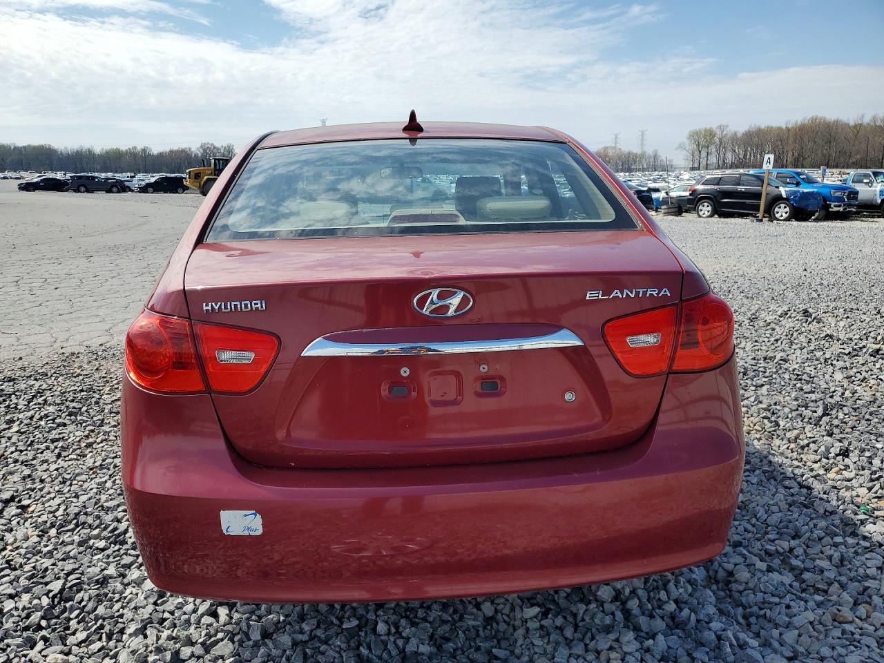 2010 Hyundai Elantra - Image 6
