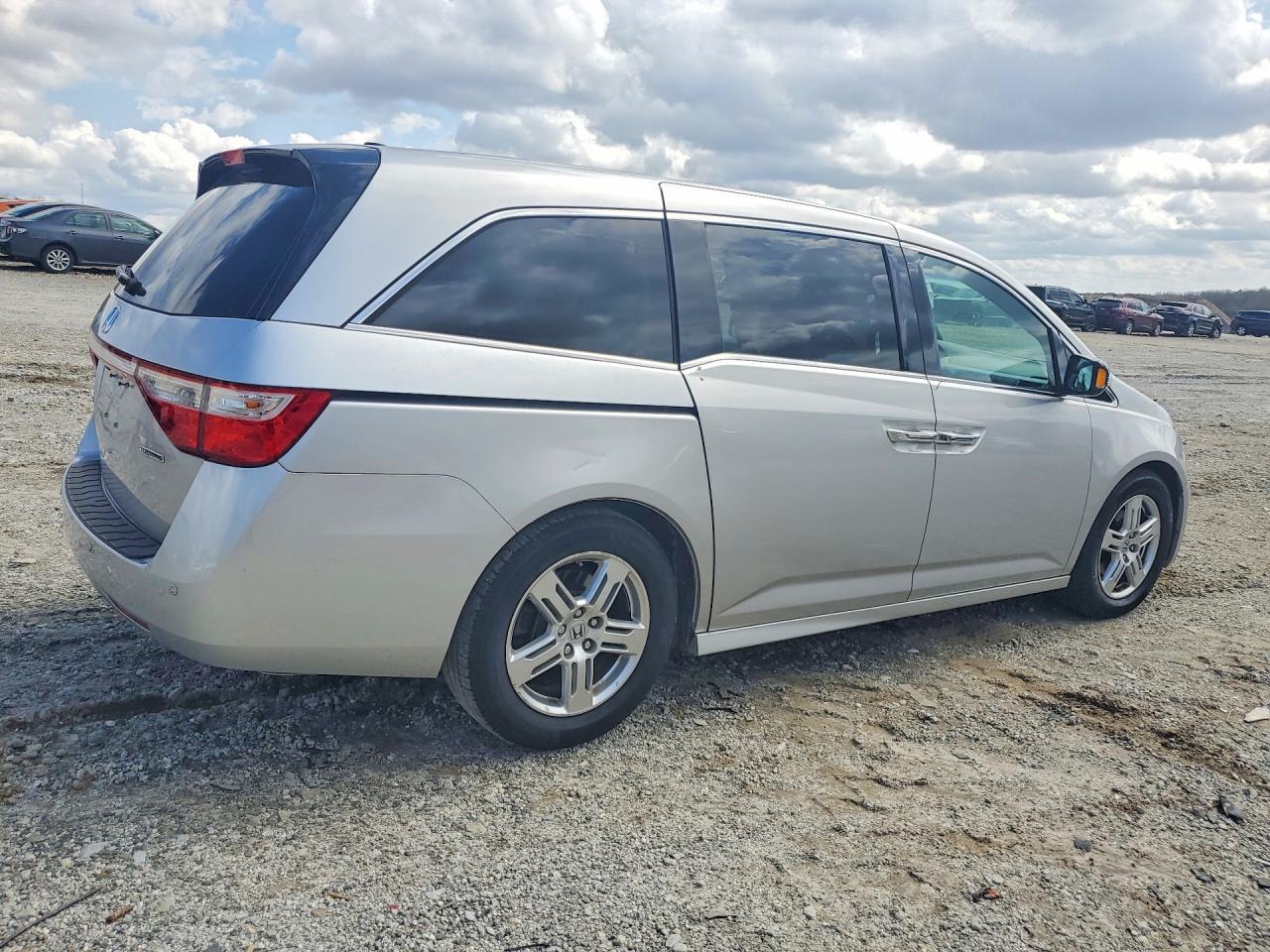 2012 Honda Odyssey - Фото 3