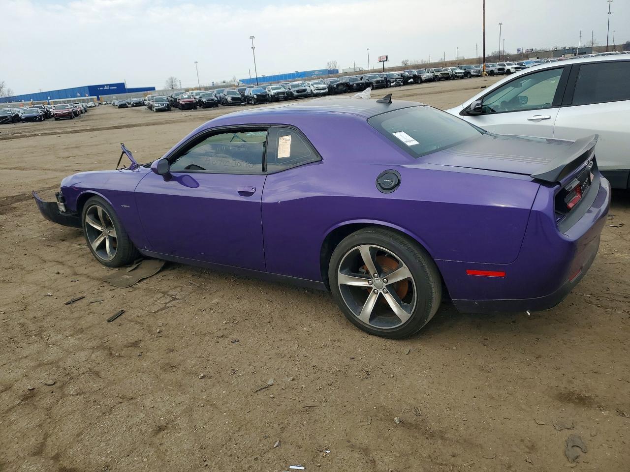 2016 Dodge Challenger R - Image 2