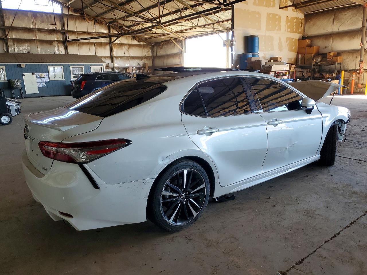 2019 Toyota Camry Xse - Фото 3