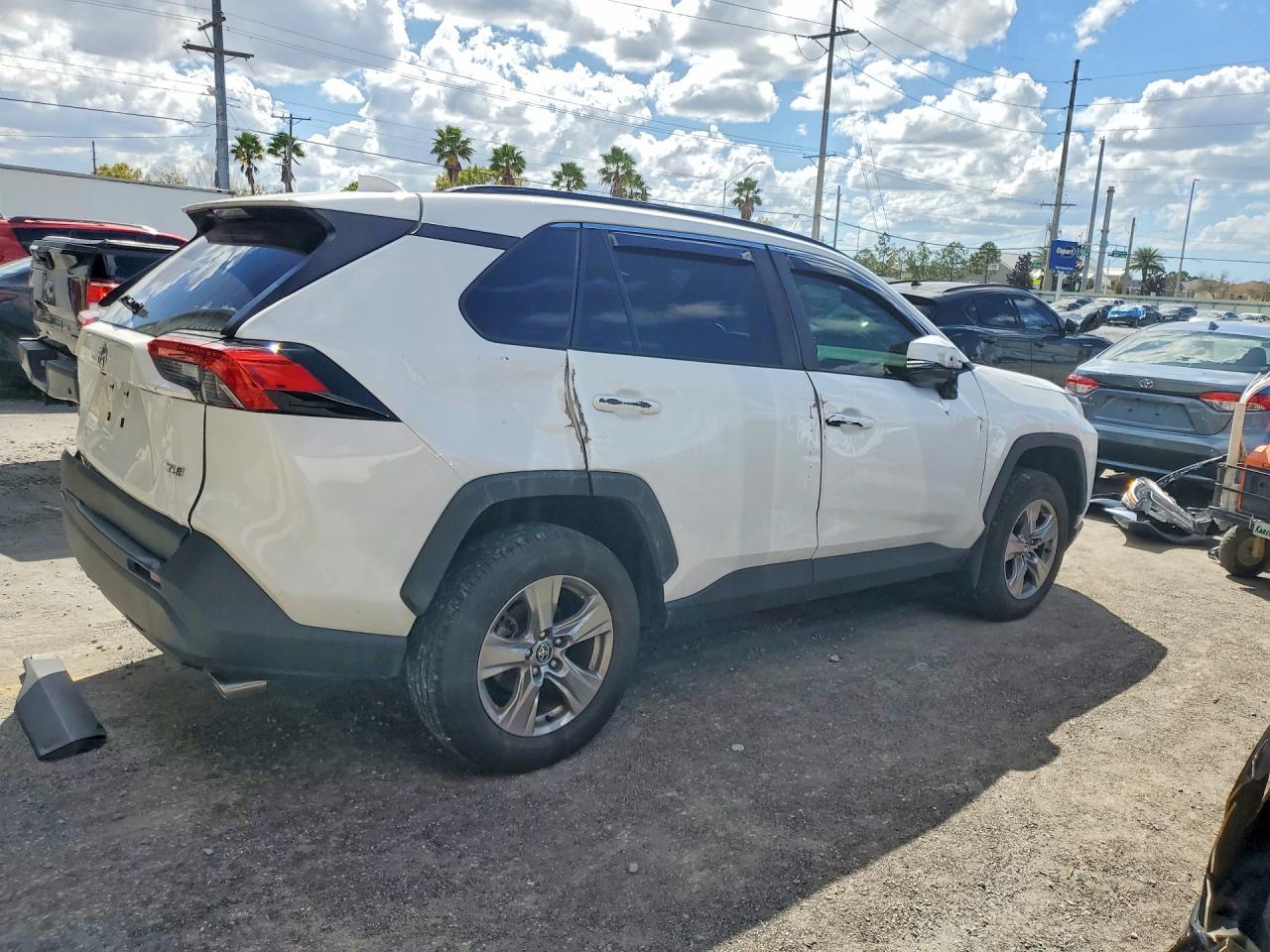 2024 Toyota Rav4 Xle - Image 3