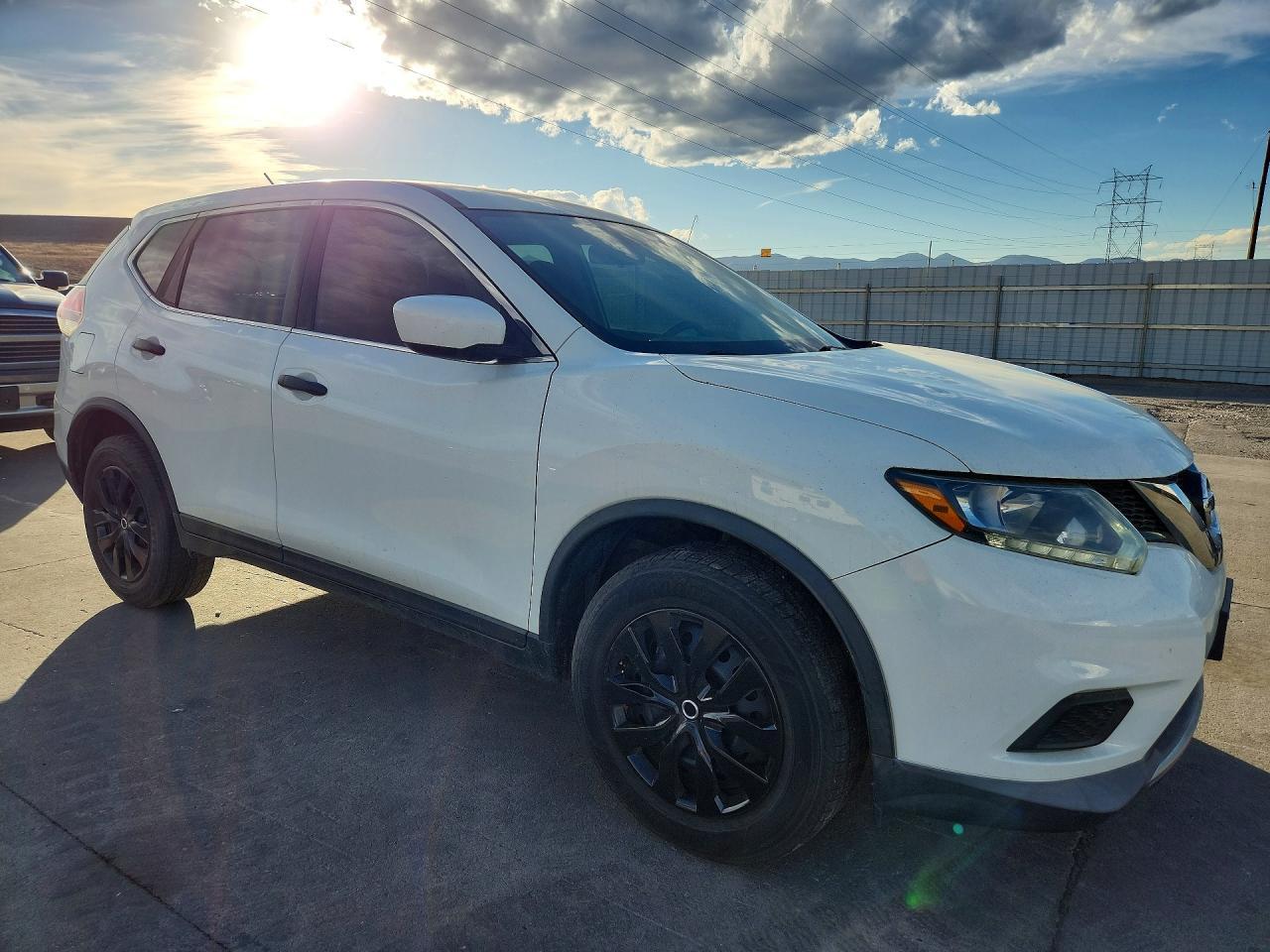 2016 Nissan Rogue S - Image 4