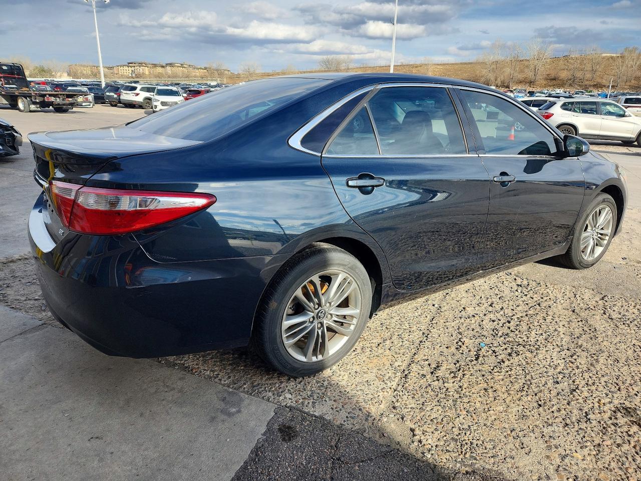 2016 Toyota Camry Se - Image 3