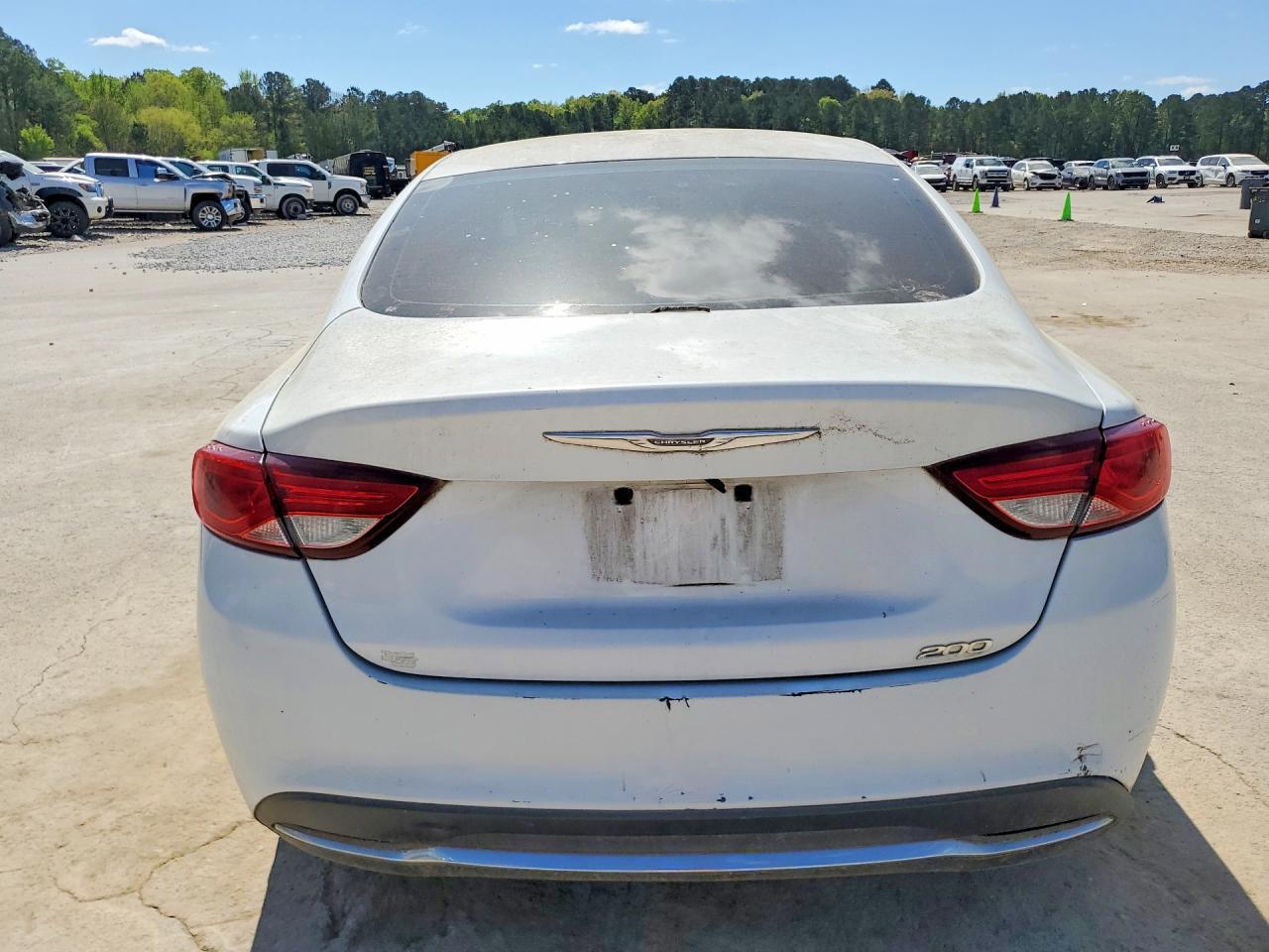 2015 Chrysler 200 Limited - Image 6