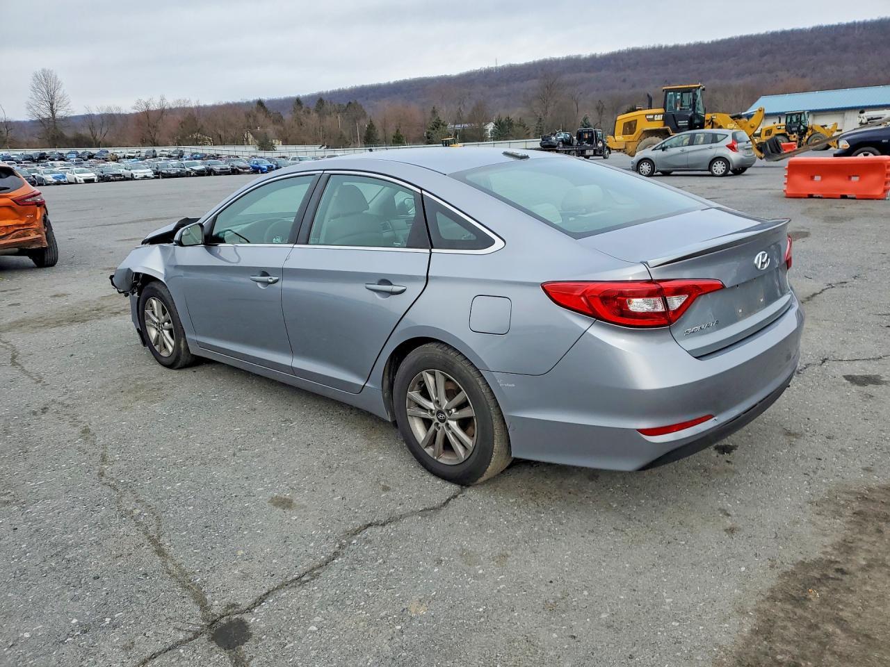2016 Hyundai Sonata Se - Image 2