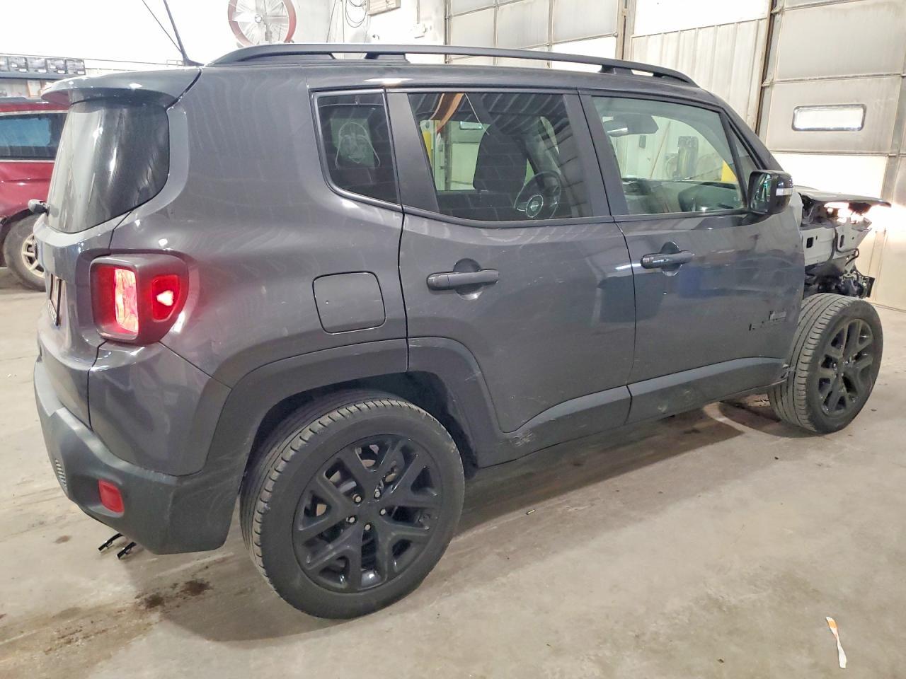 2023 Jeep Renegade Altitude - Фото 3