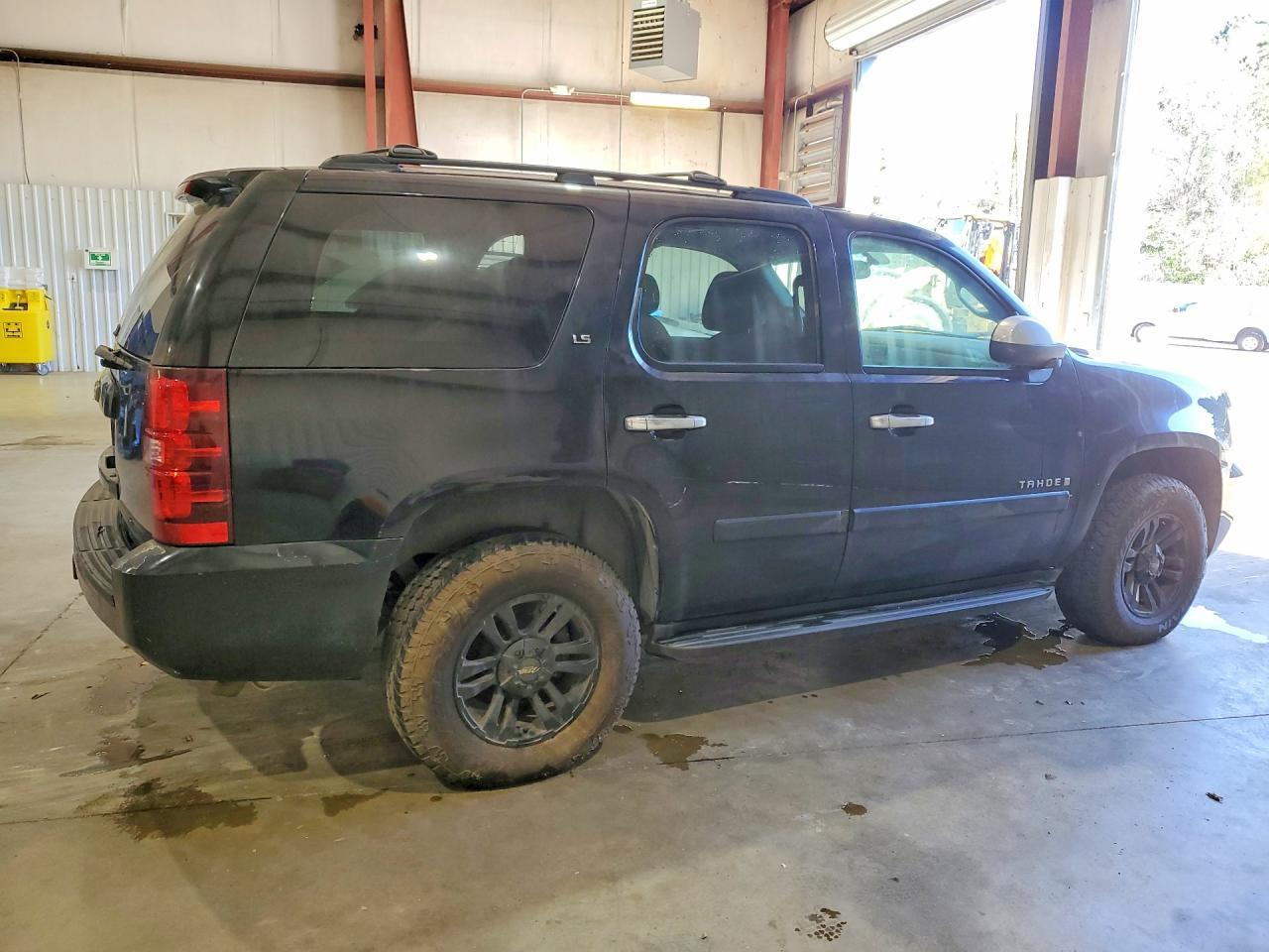 2008 Chevrolet Tahoe C1500 - Image 3