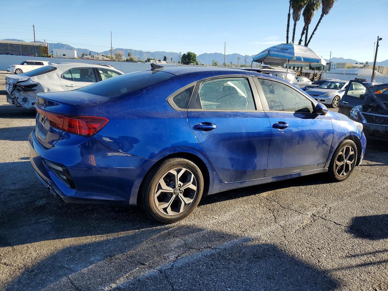 2019 Kia Forte Lxs - Image 3