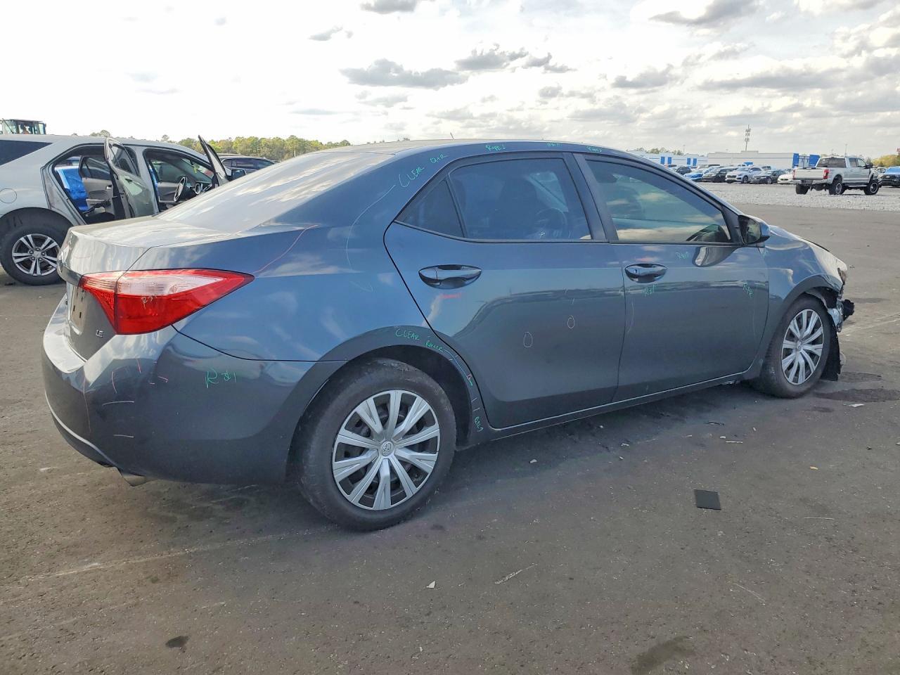 2017 Toyota Corolla Le - Image 3