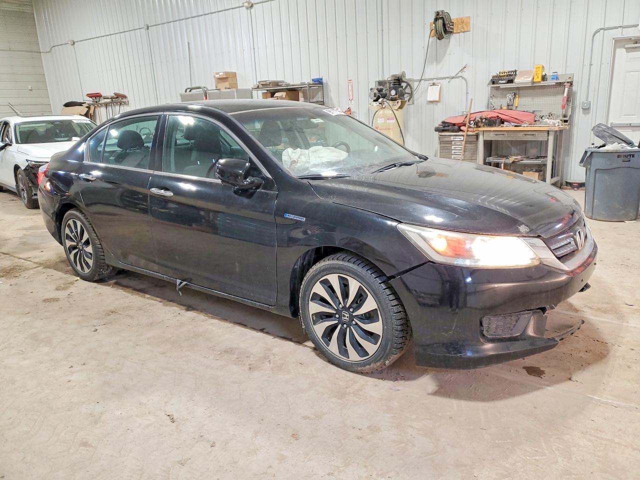 2014 Honda Accord Hybrid - Image 4