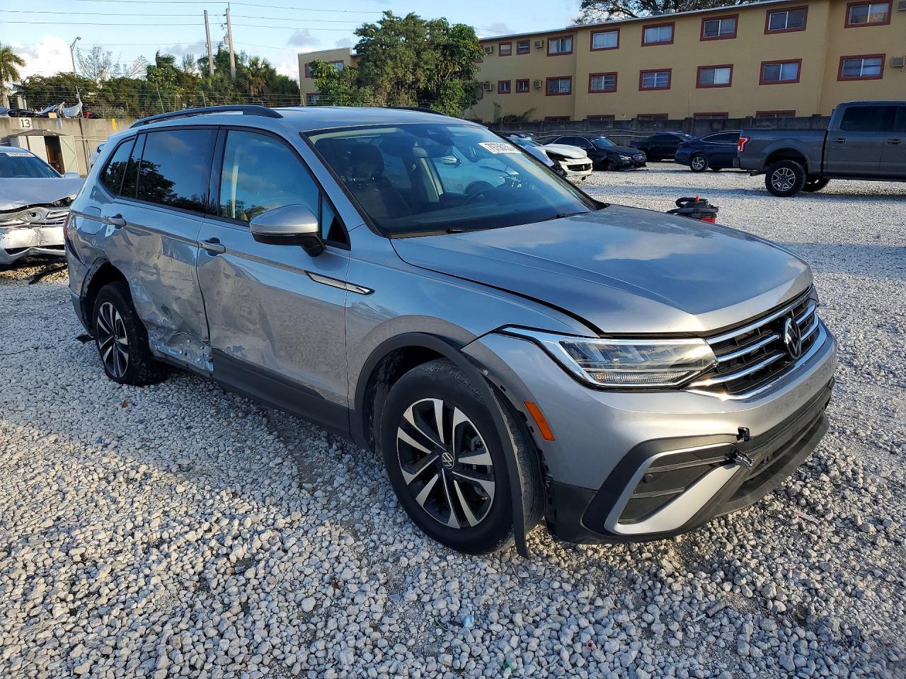 2022 Volkswagen Tiguan S - Фото 4