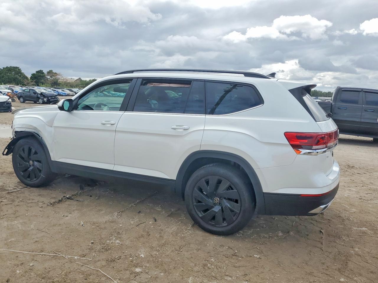 2026 Volkswagen Atlas Se - Image 2