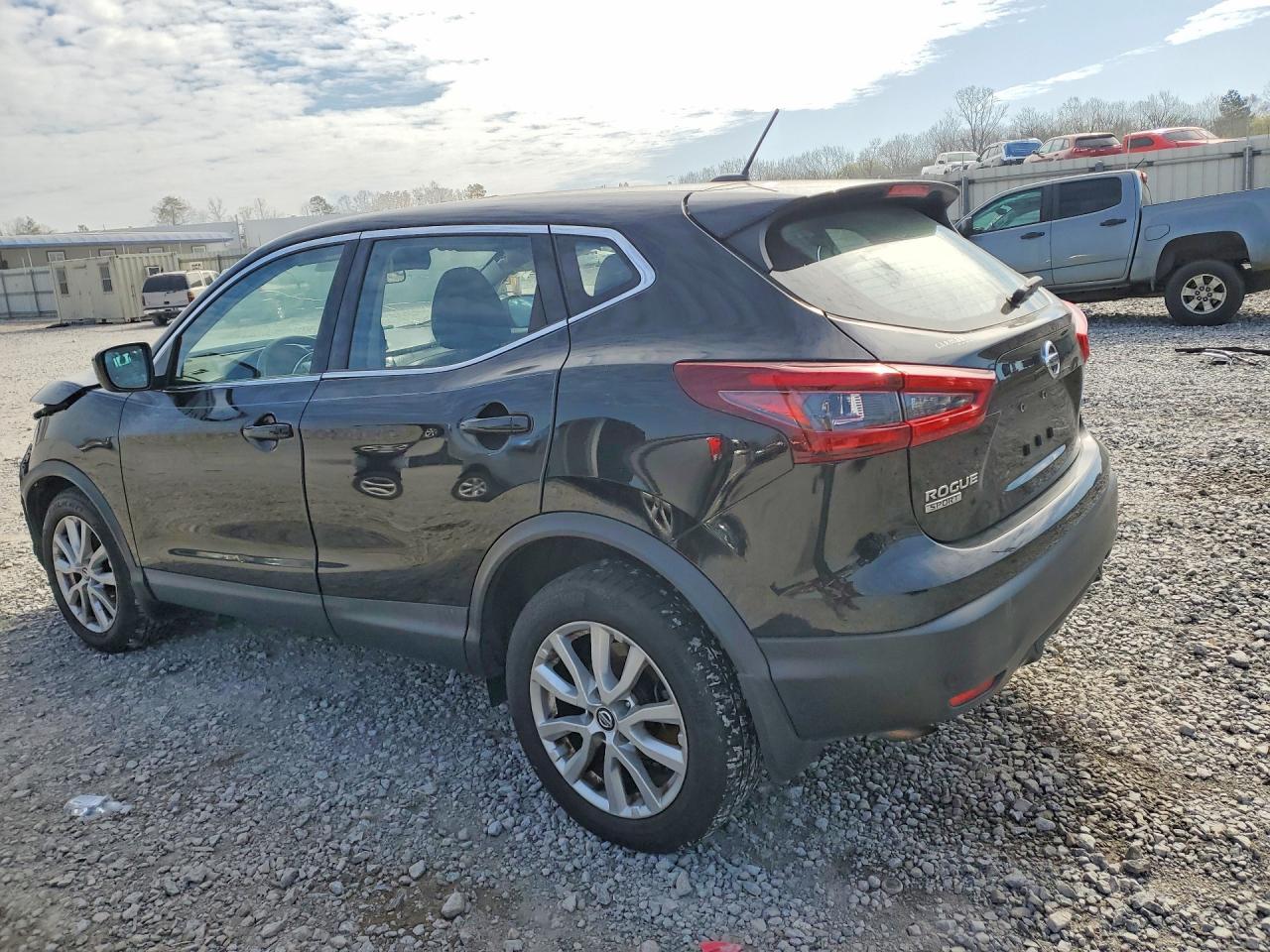 2020 Nissan Rogue Sport S - Фото 2