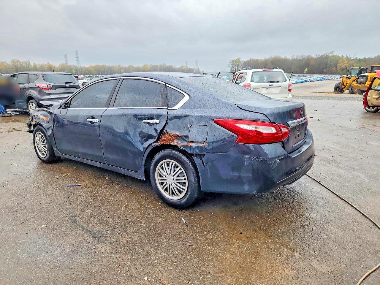 2016 Nissan Altima 2.5 S - Фото 2