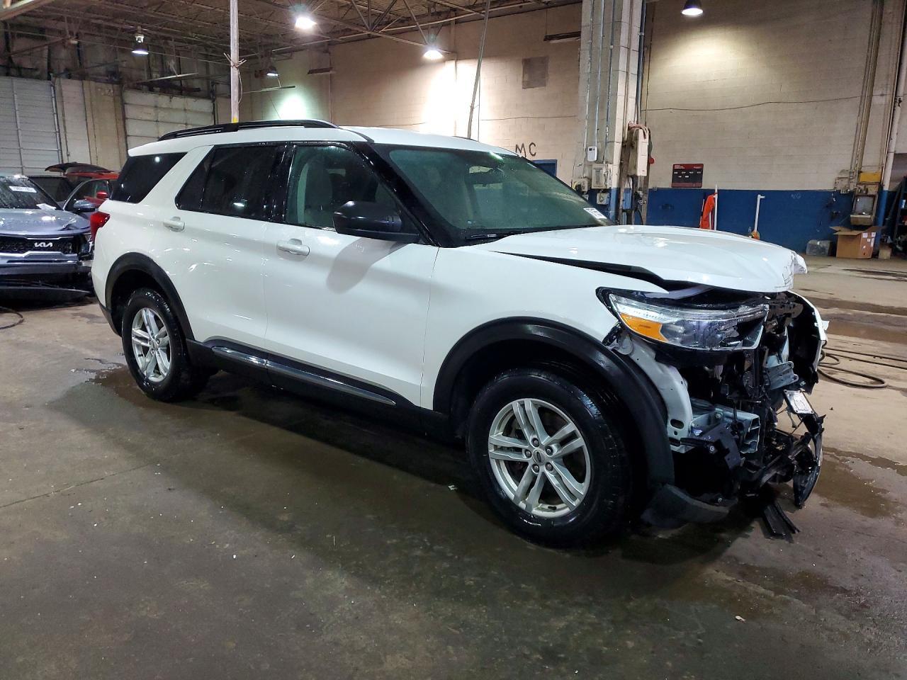 2022 Ford Explorer Xlt - Фото 4