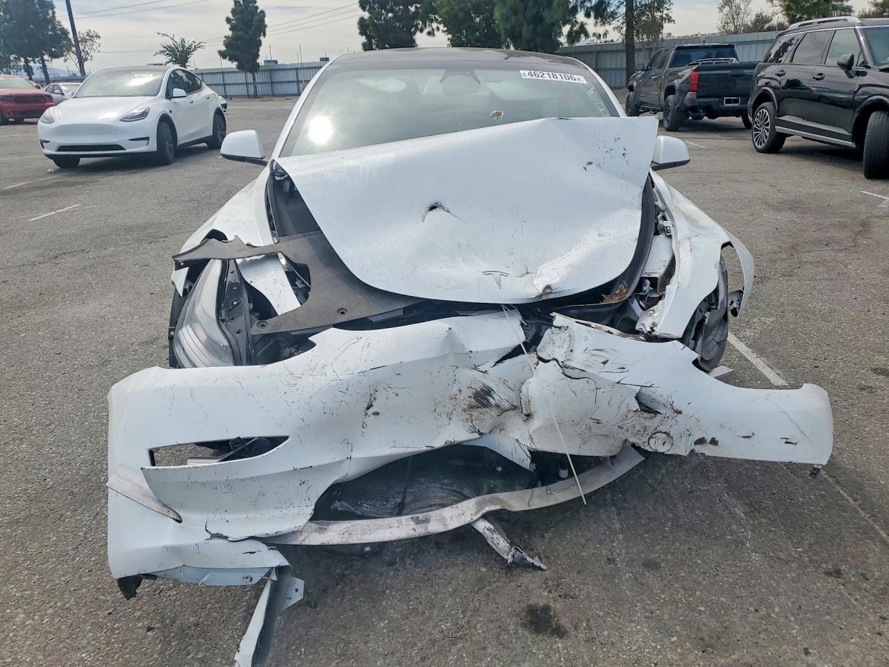 2023 Tesla Model 3 - Фото 5