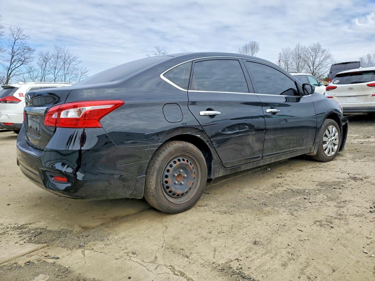 2017 Nissan Sentra S - Фото 3