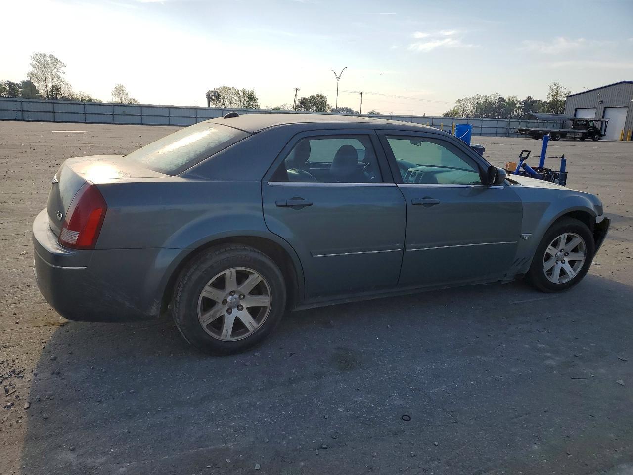 2005 Chrysler 300 Touring - Фото 3