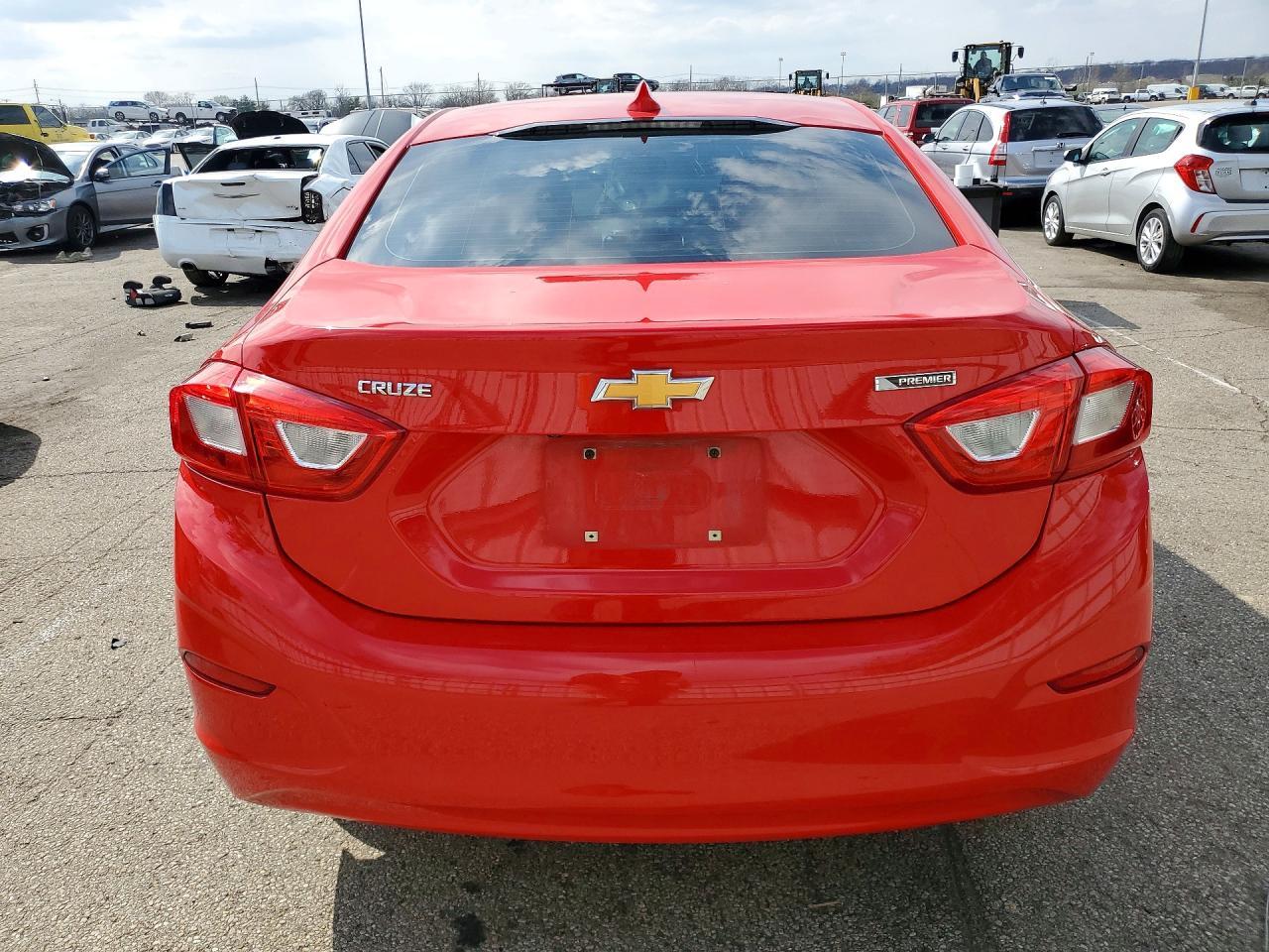 2017 Chevrolet Cruze Premier - Image 6