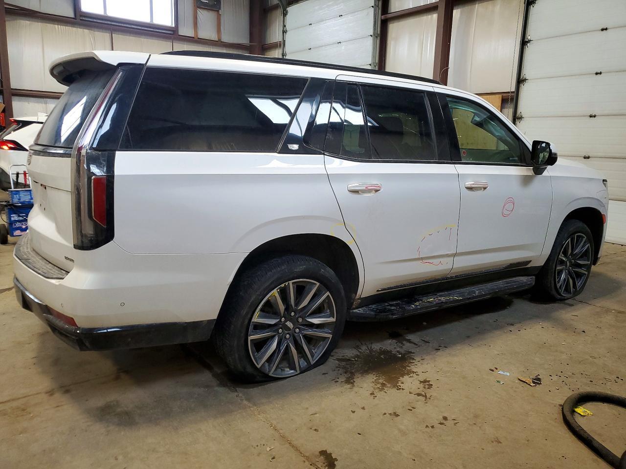 2021 Cadillac Escalade Sport - Фото 3