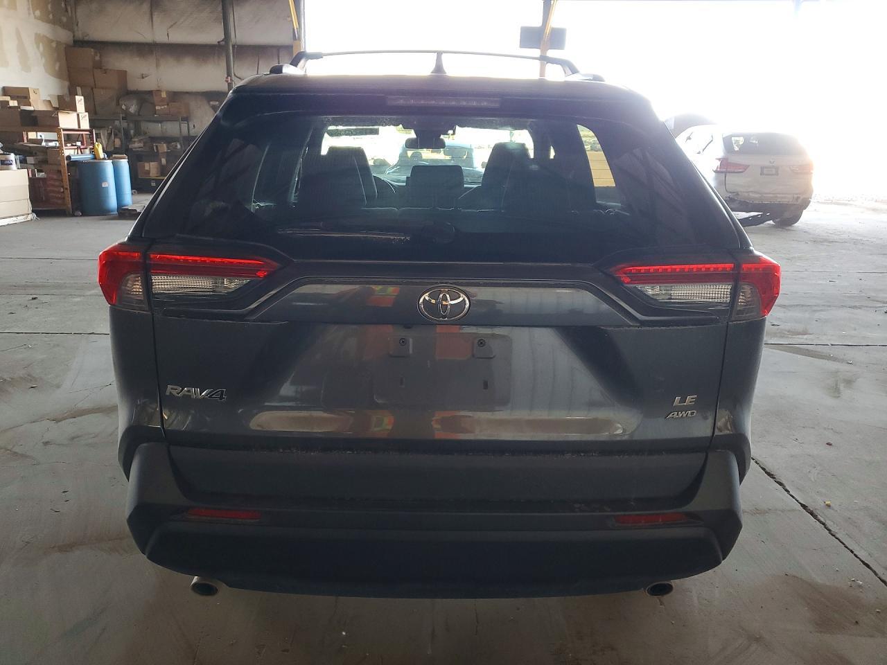 2021 Toyota Rav4 Le - Фото 6