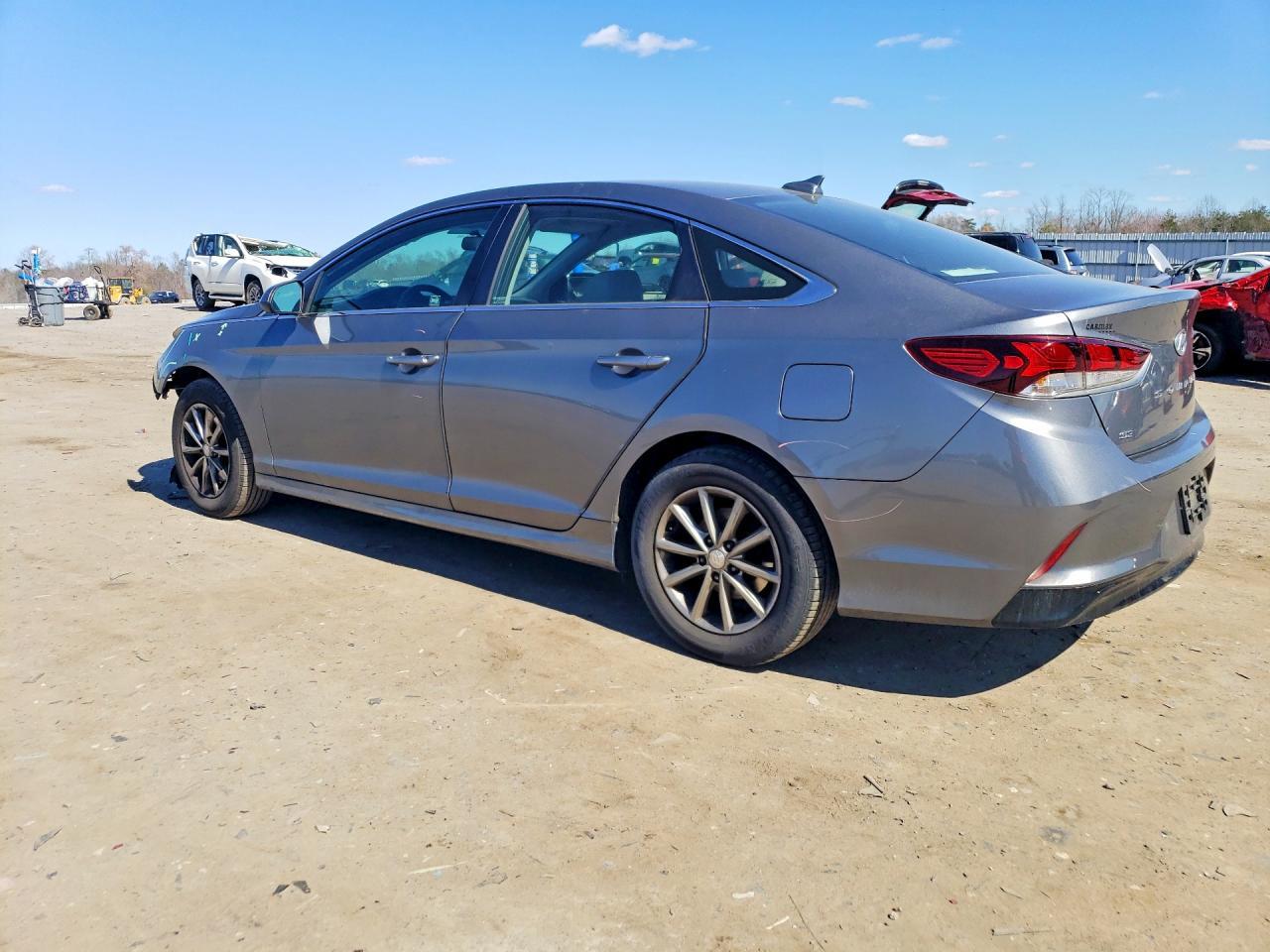 2019 Hyundai Sonata Se - Фото 2