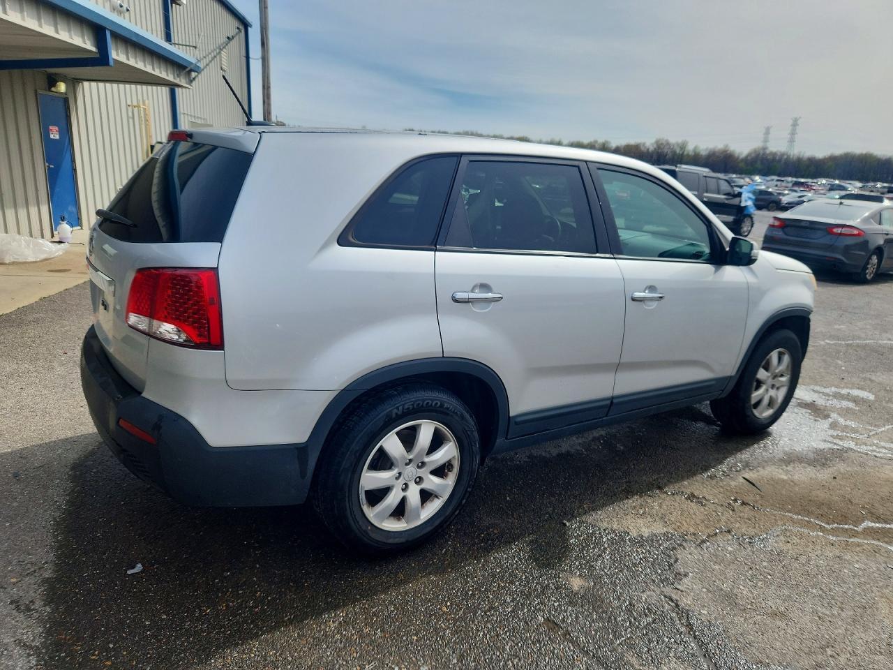 2012 Kia Sorento Lx - Image 3