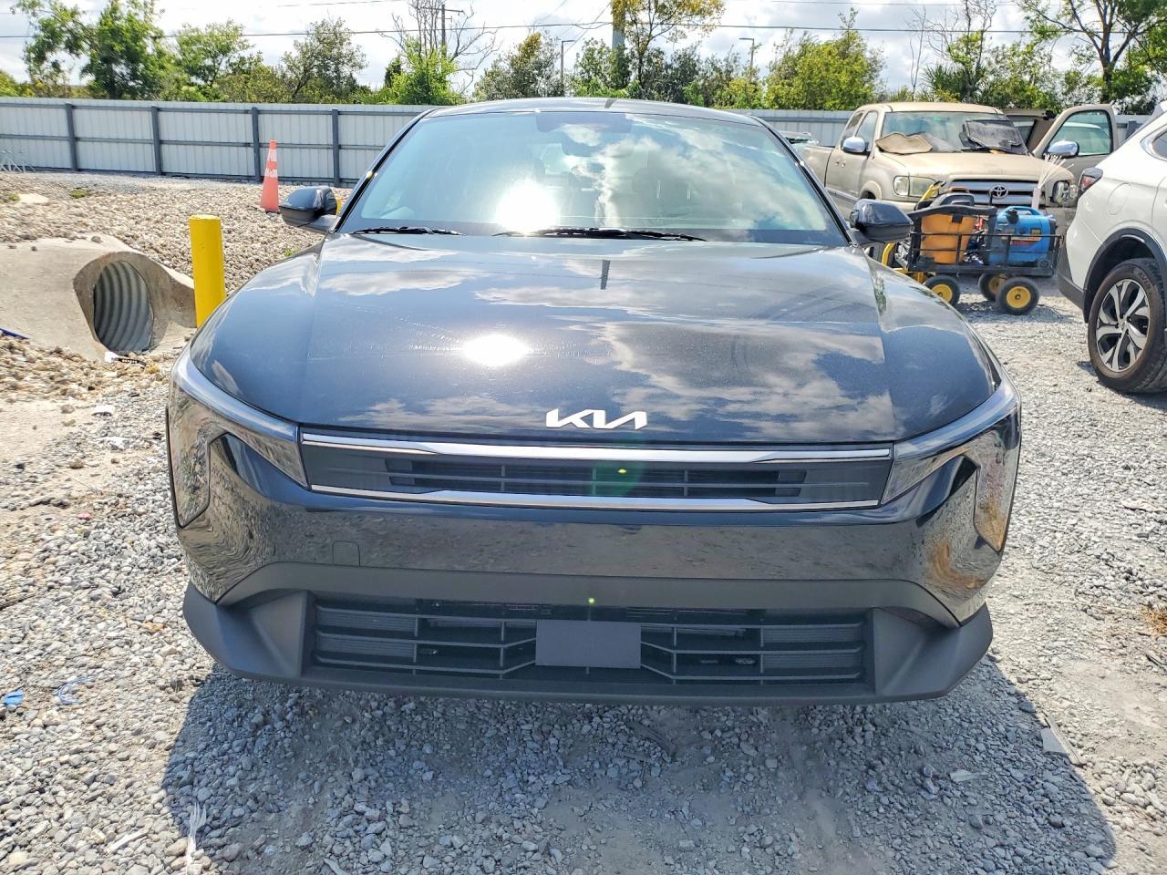 2025 Kia K4 Lxs - Image 5