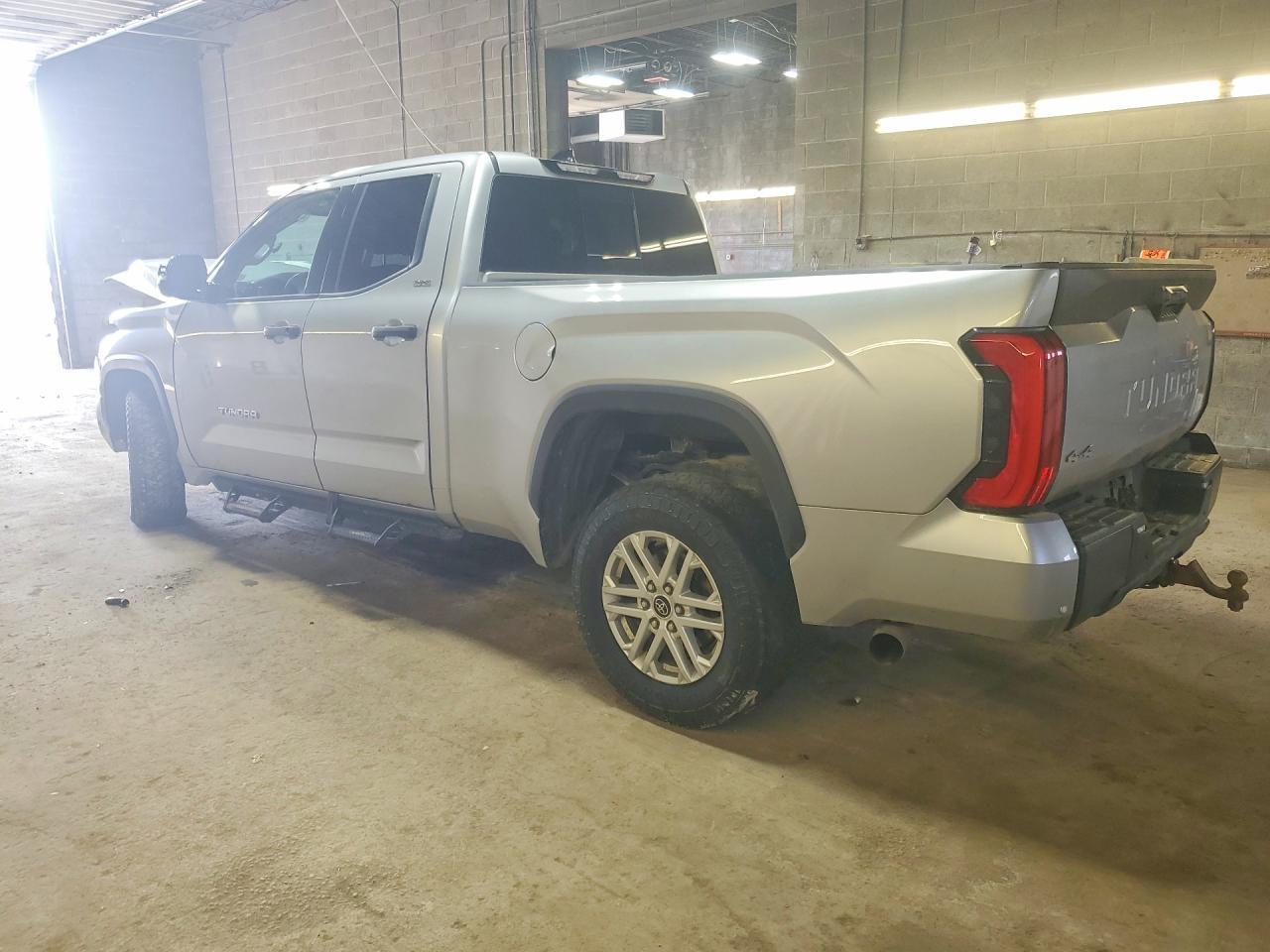 2022 Toyota Tundra Sr5 - Фото 2